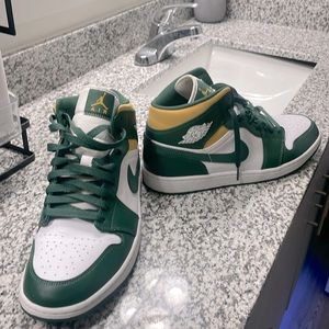 Jordan 1 Retro (Sonic) Mens Size 12